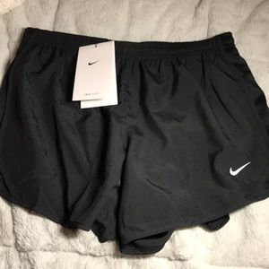 *BRAND NEW* Girls Dri-Fit Nike standard fit shorts